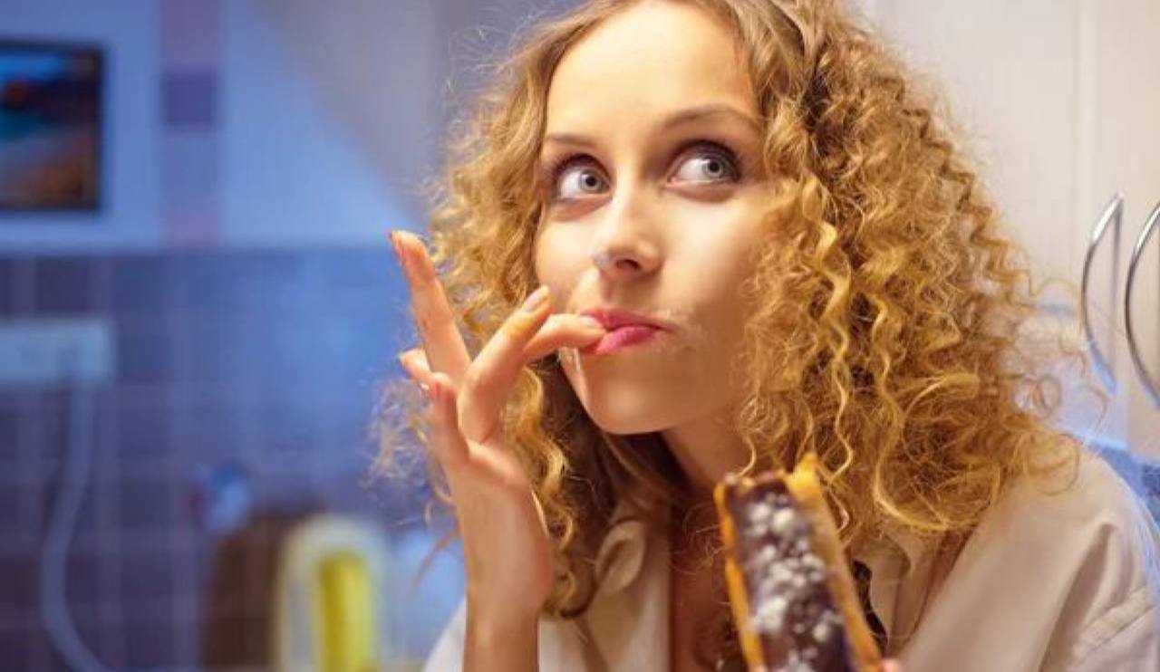 Kaj lahko jeste ponoči, ne da bi škodovali svojemu telesu?